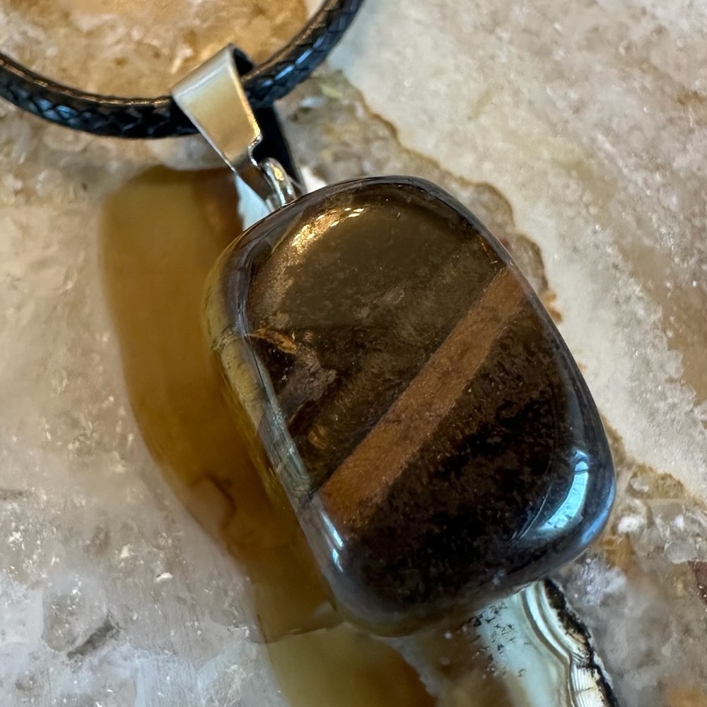3129 Sophisticated Polished Tiger Eye Stone Necklace